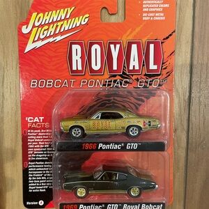NIB Johnny Lightning Royal Bobcat Pontiac GTO 2021 Set